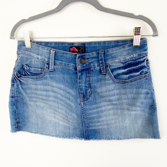 Forever 21 Dresses & Skirts - Forever 21 Denim Mini Skirt W/ Raw Hem